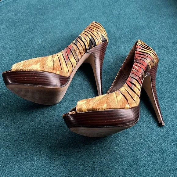 ALDO Heels 👠 - Picture 7 of 9